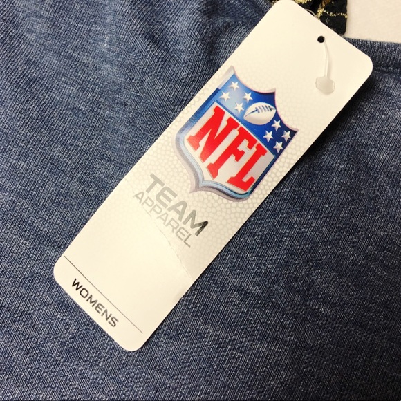 NFL New England Patriots Super Bowl Champion Large Short Sleeve Football - Picture 3 of 10